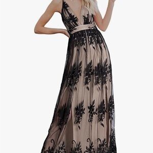 Elegant Black Floral Lace Evening Gown